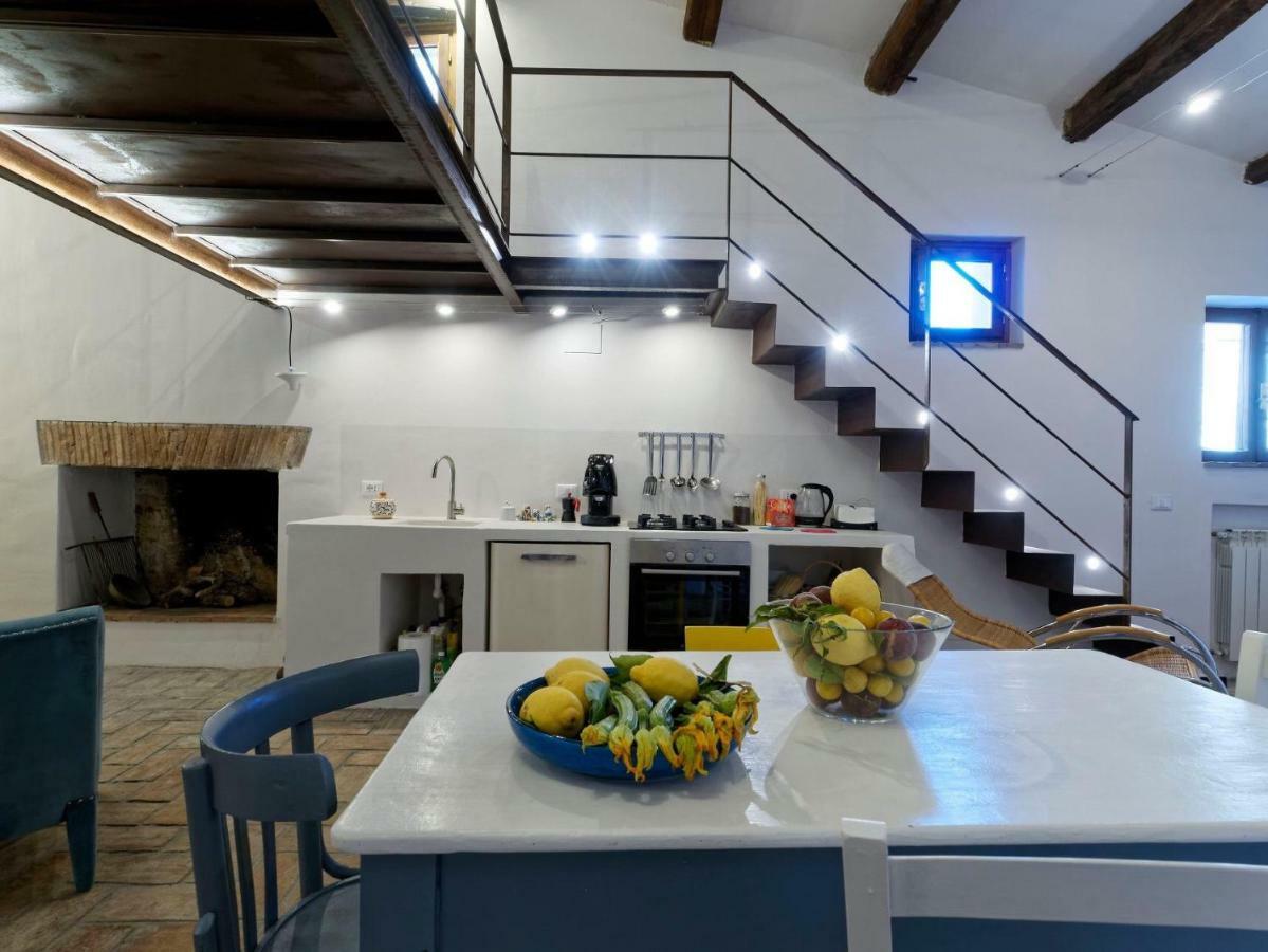 L'Arrocco - La Torre Col Mare Sul Tetto Apartment ตาร์กวิเนีย ภายนอก รูปภาพ